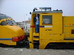 28 maart 2004. Strukton-machinist Jan van den Berg aan het roer